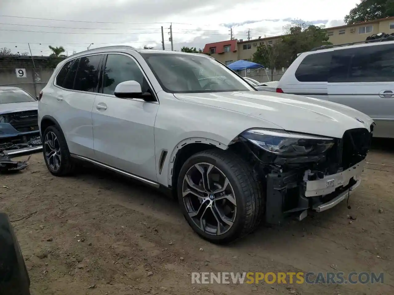 4 Photograph of a damaged car 5UXCR4C06N9K78103 BMW X5 2022