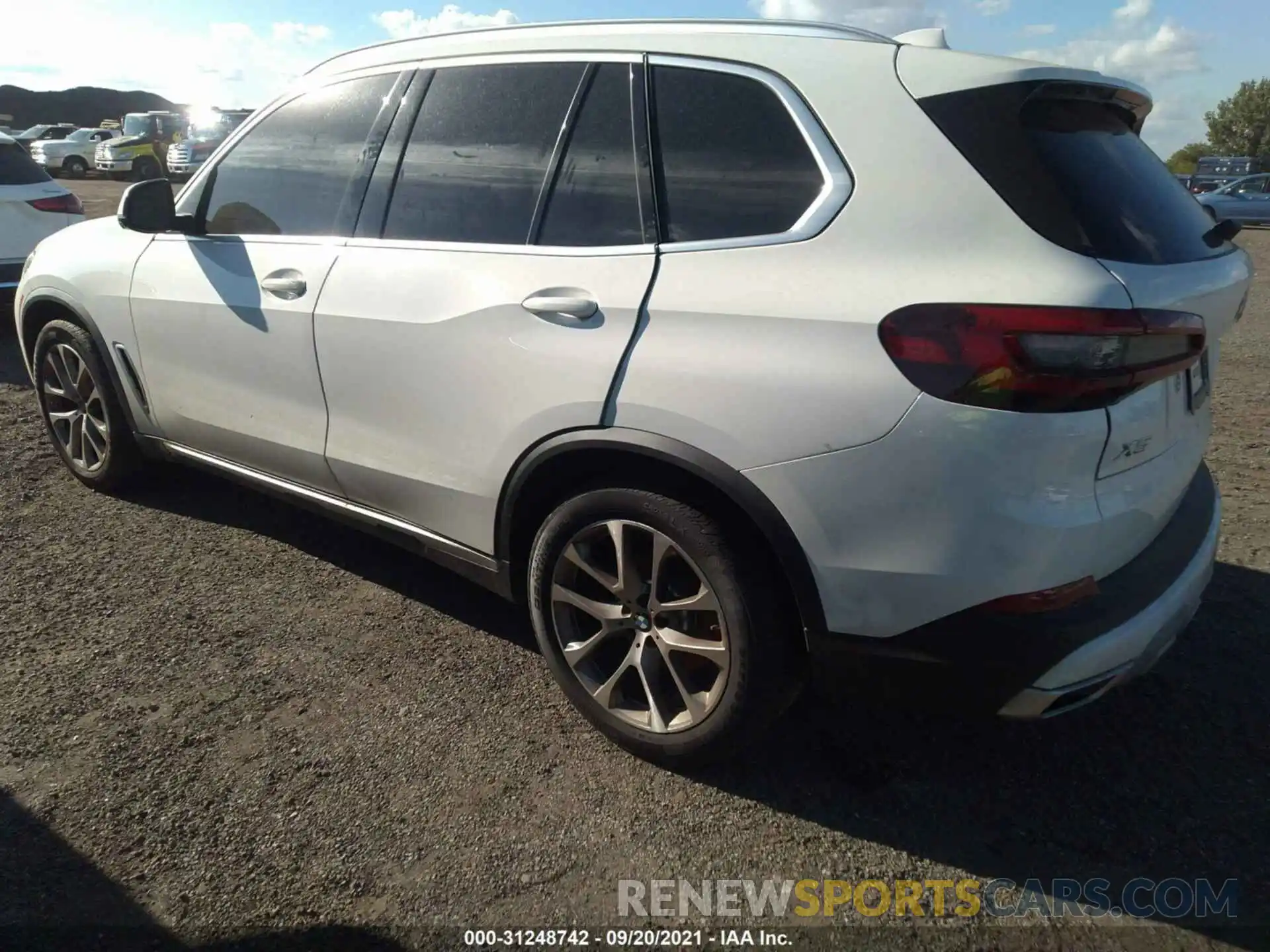 3 Photograph of a damaged car 5UXCR6C01N9J10896 BMW X5 2022