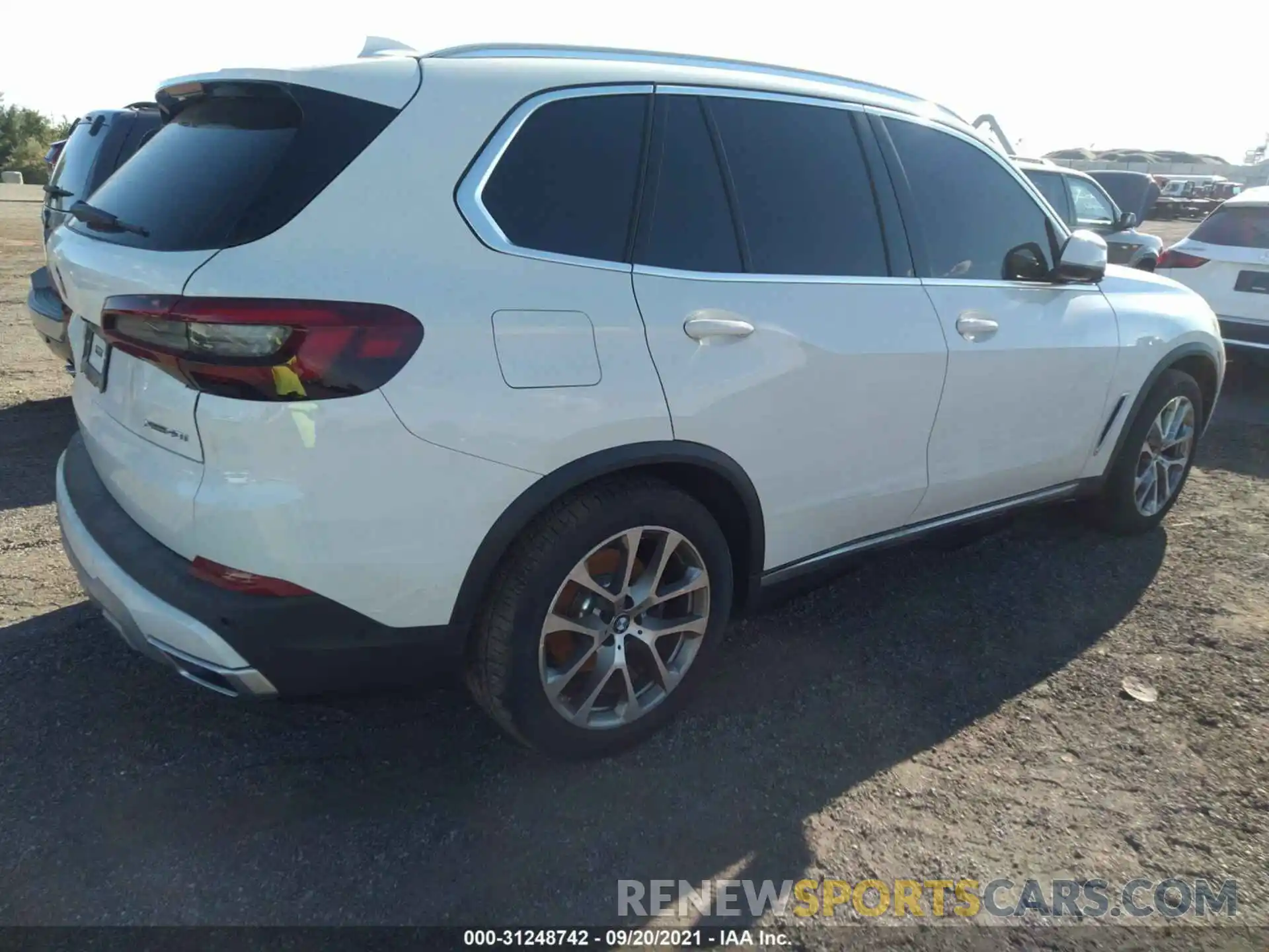 4 Photograph of a damaged car 5UXCR6C01N9J10896 BMW X5 2022