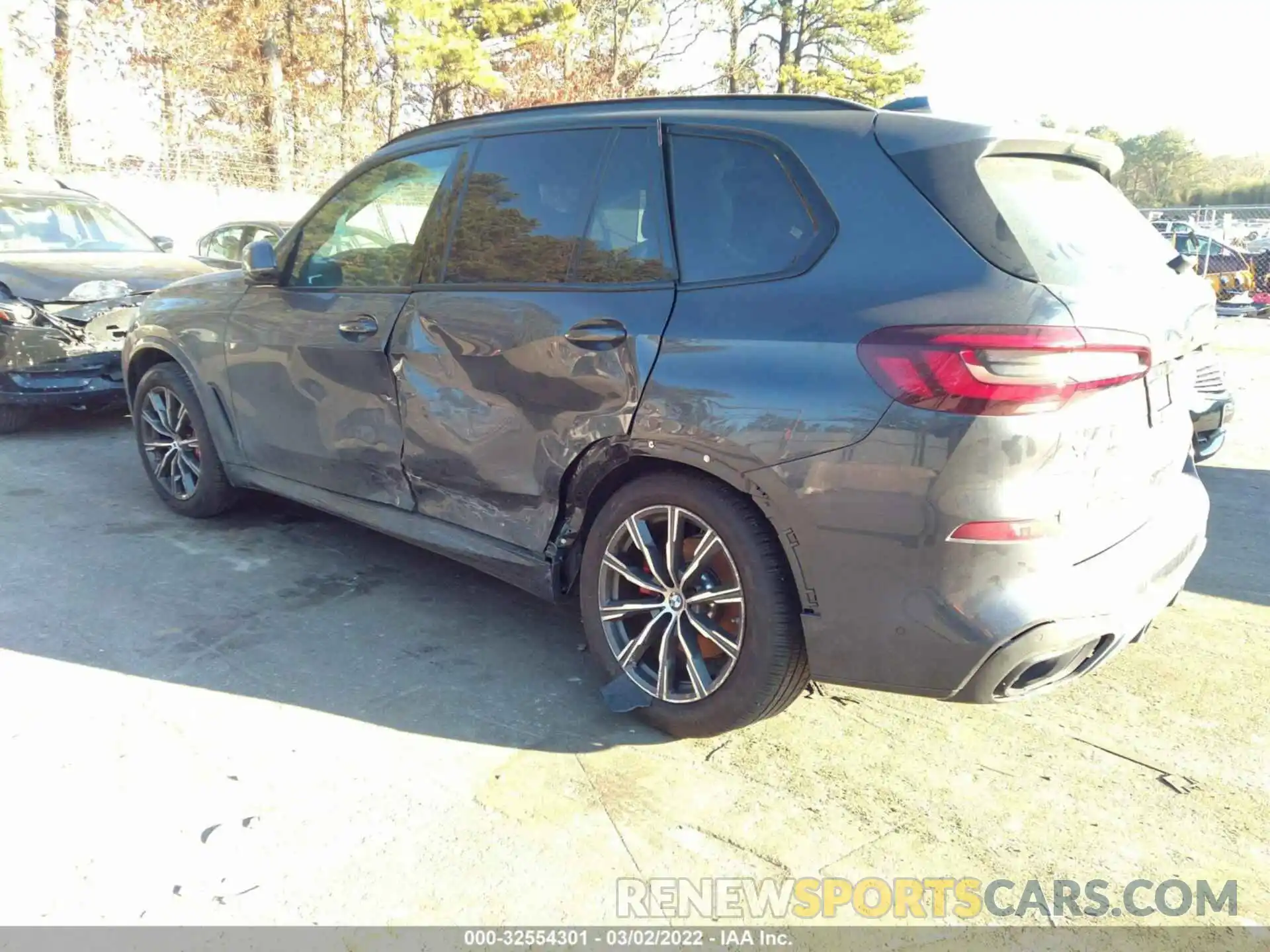 3 Photograph of a damaged car 5UXCR6C01N9K49295 BMW X5 2022