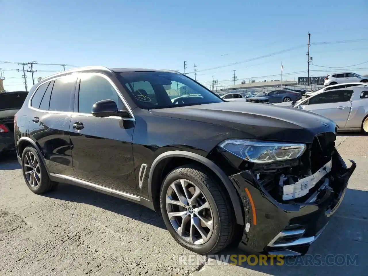 4 Photograph of a damaged car 5UXCR6C01N9L00780 BMW X5 2022