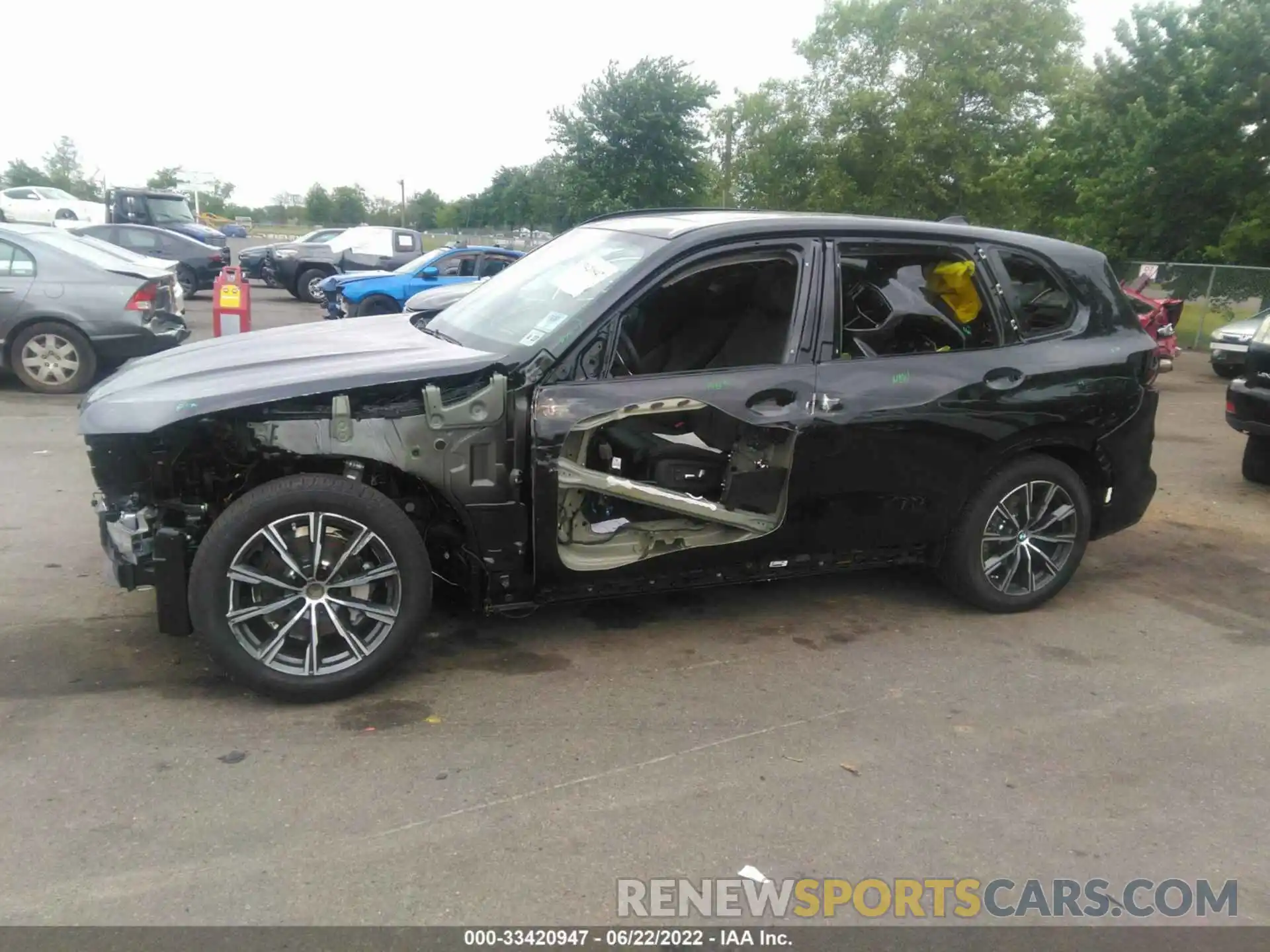 6 Photograph of a damaged car 5UXCR6C02N9M22418 BMW X5 2022