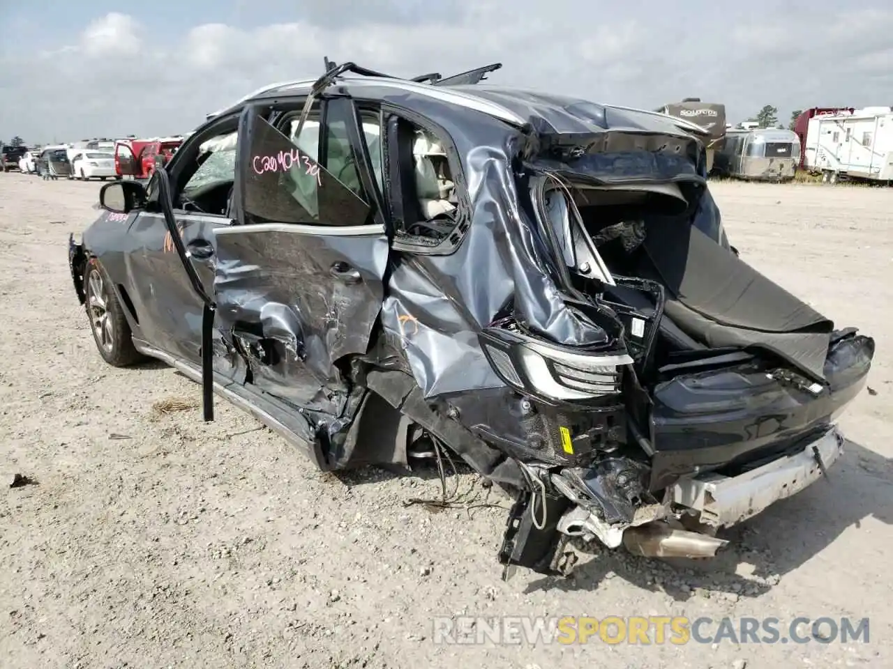 3 Photograph of a damaged car 5UXCR6C03N9K05038 BMW X5 2022