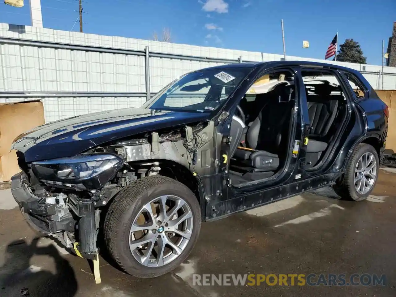 1 Photograph of a damaged car 5UXCR6C04N9M47997 BMW X5 2022