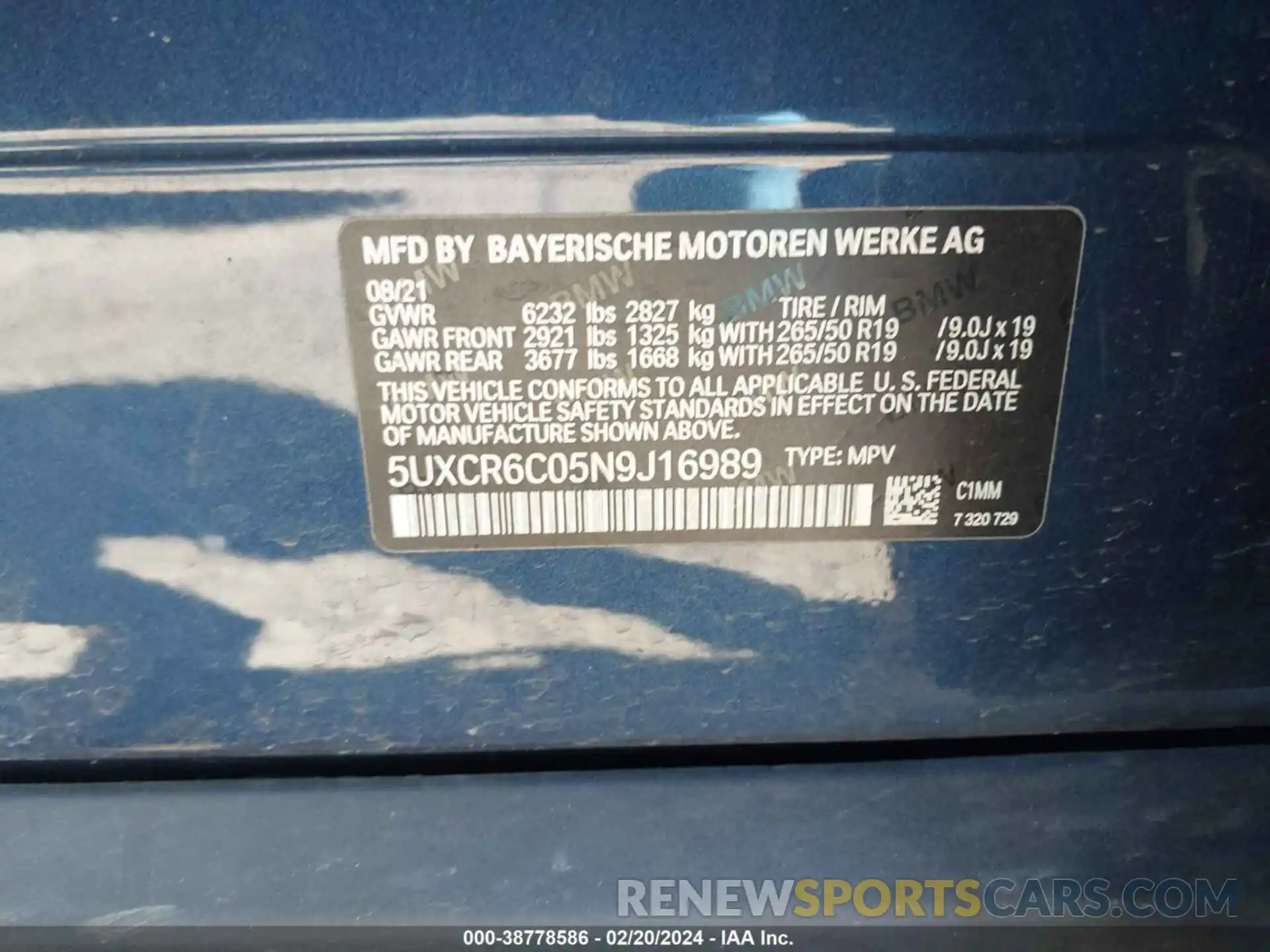 8 Photograph of a damaged car 5UXCR6C05N9J16989 BMW X5 2022