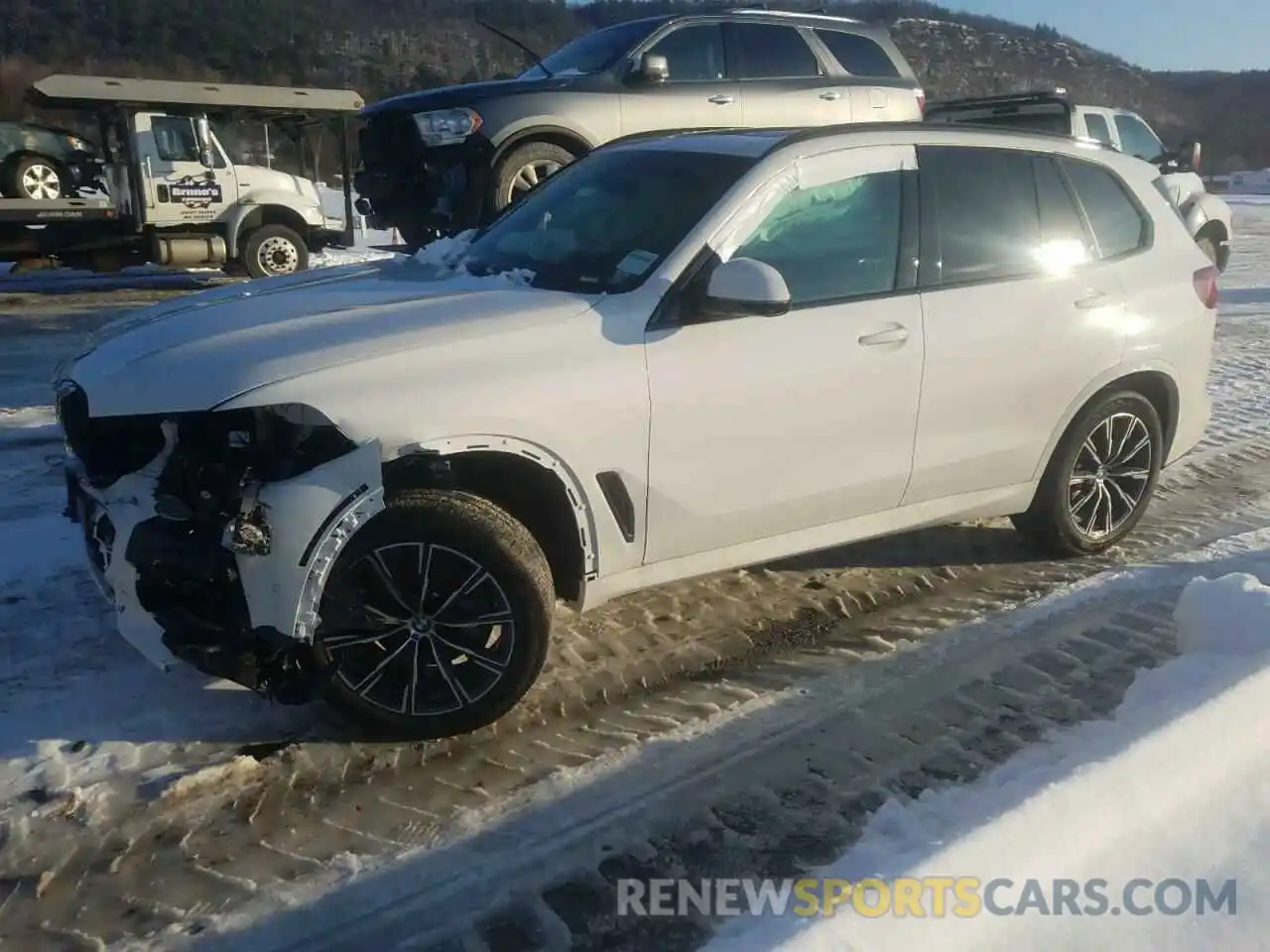 2 Photograph of a damaged car 5UXCR6C05N9K13383 BMW X5 2022