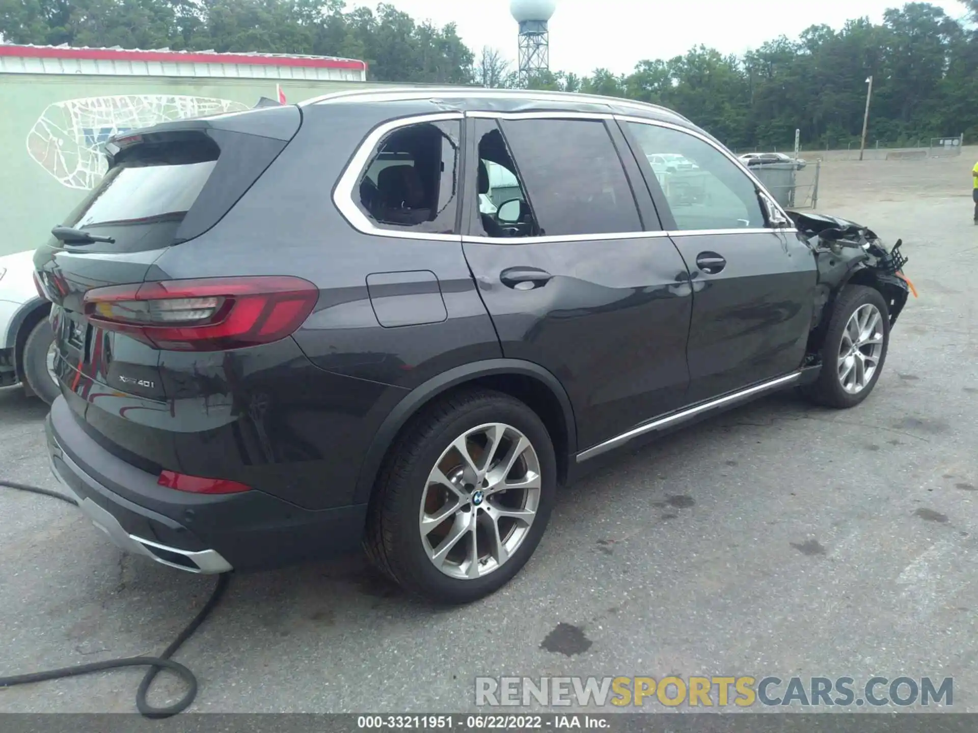 4 Photograph of a damaged car 5UXCR6C05N9K79156 BMW X5 2022