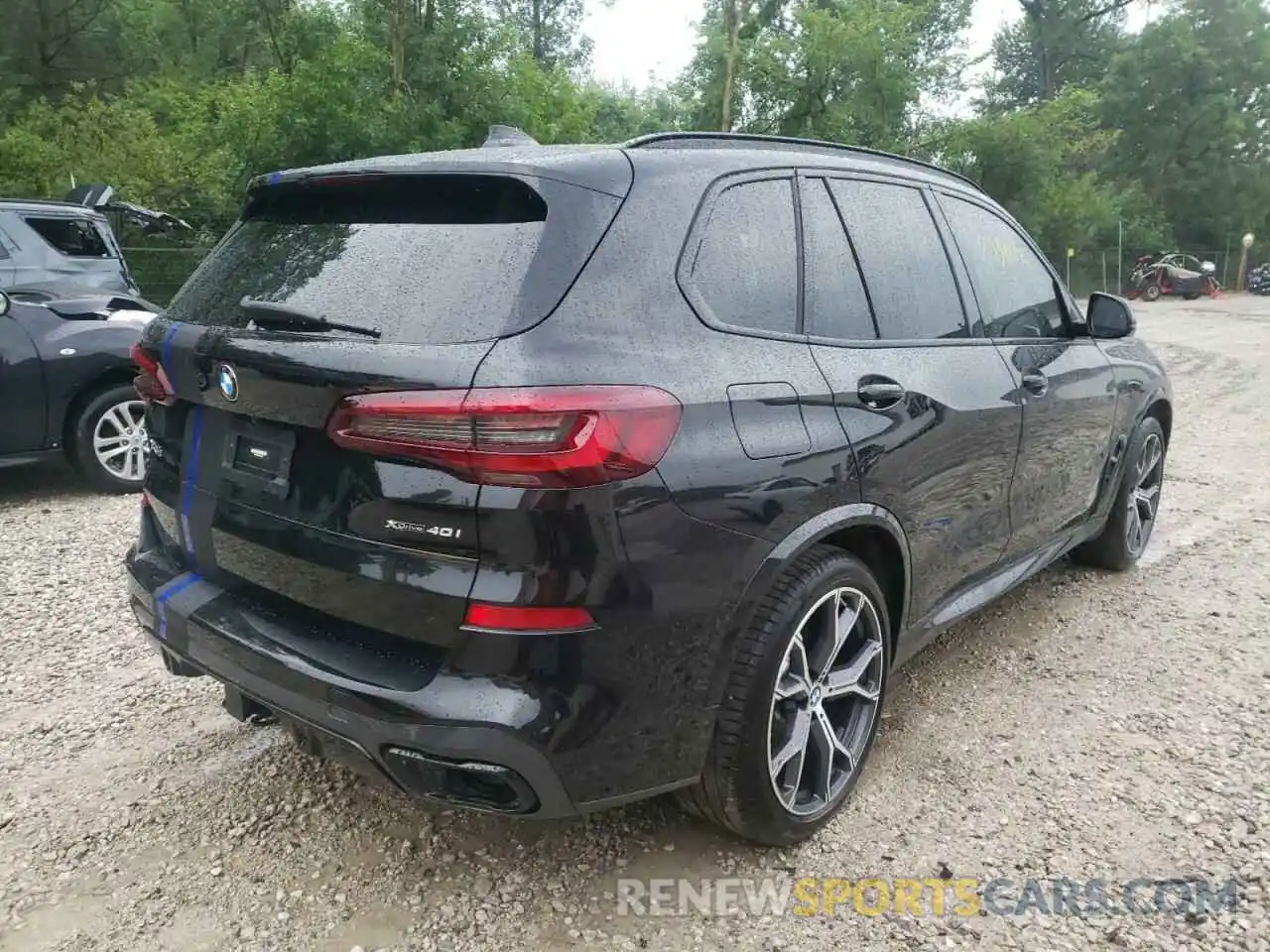 4 Photograph of a damaged car 5UXCR6C06N9L81680 BMW X5 2022