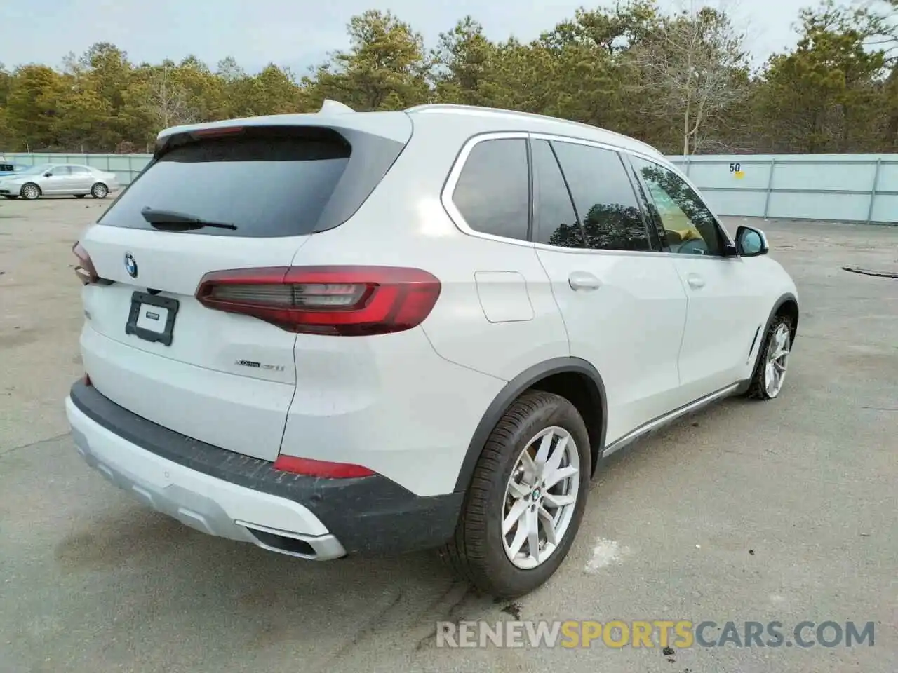 4 Photograph of a damaged car 5UXCR6C09N9J06370 BMW X5 2022