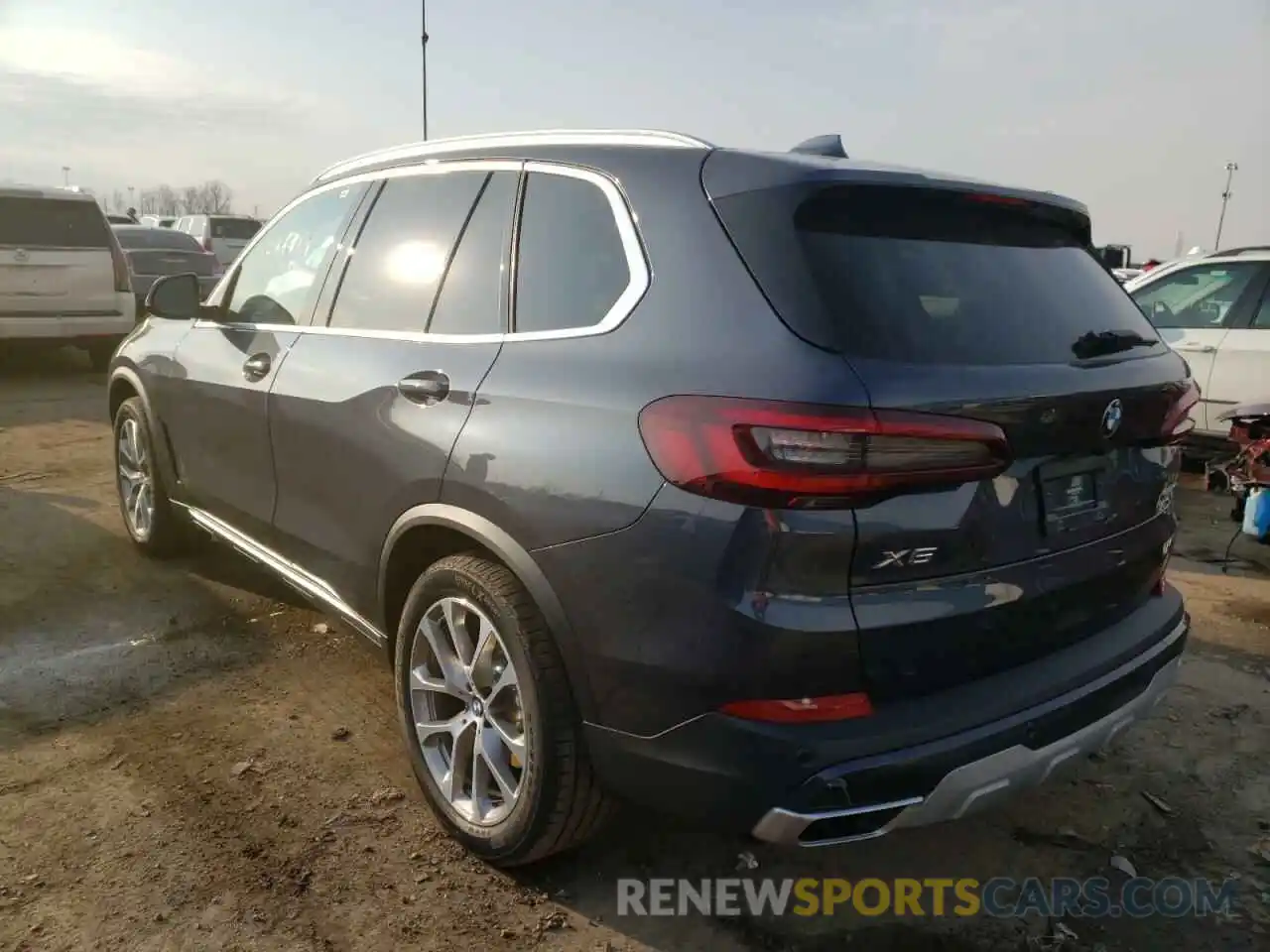 3 Photograph of a damaged car 5UXCR6C0XN9J10461 BMW X5 2022