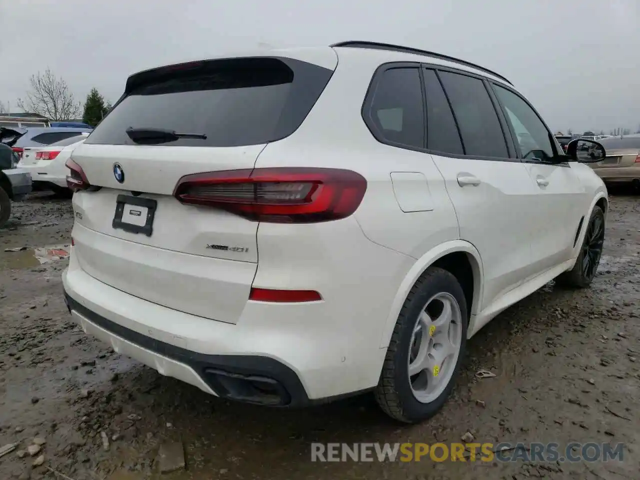 4 Photograph of a damaged car 5UXCR6C0XN9J52922 BMW X5 2022