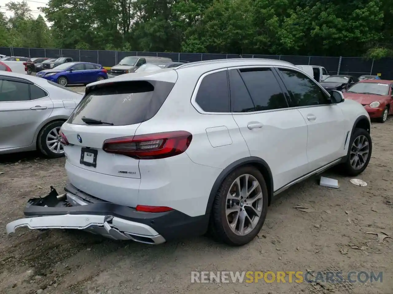 4 Photograph of a damaged car 5UXCR6C0XN9K61929 BMW X5 2022