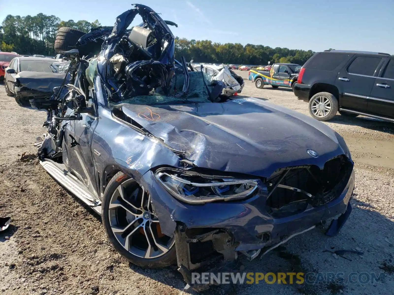 1 Photograph of a damaged car 5UXTA6C00N9J11058 BMW X5 2022