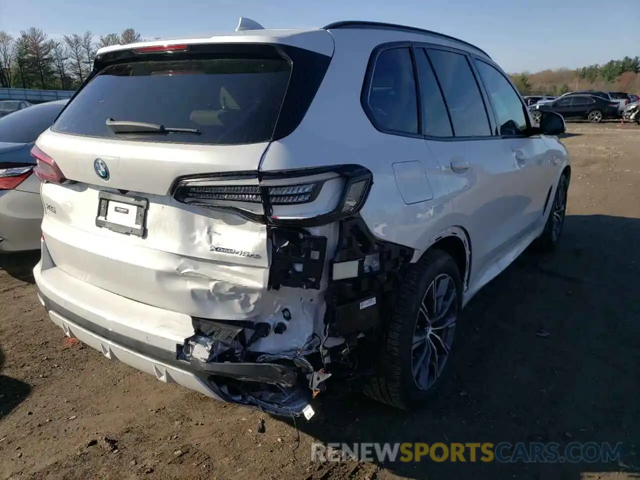 4 Photograph of a damaged car 5UXTA6C00N9L06173 BMW X5 2022