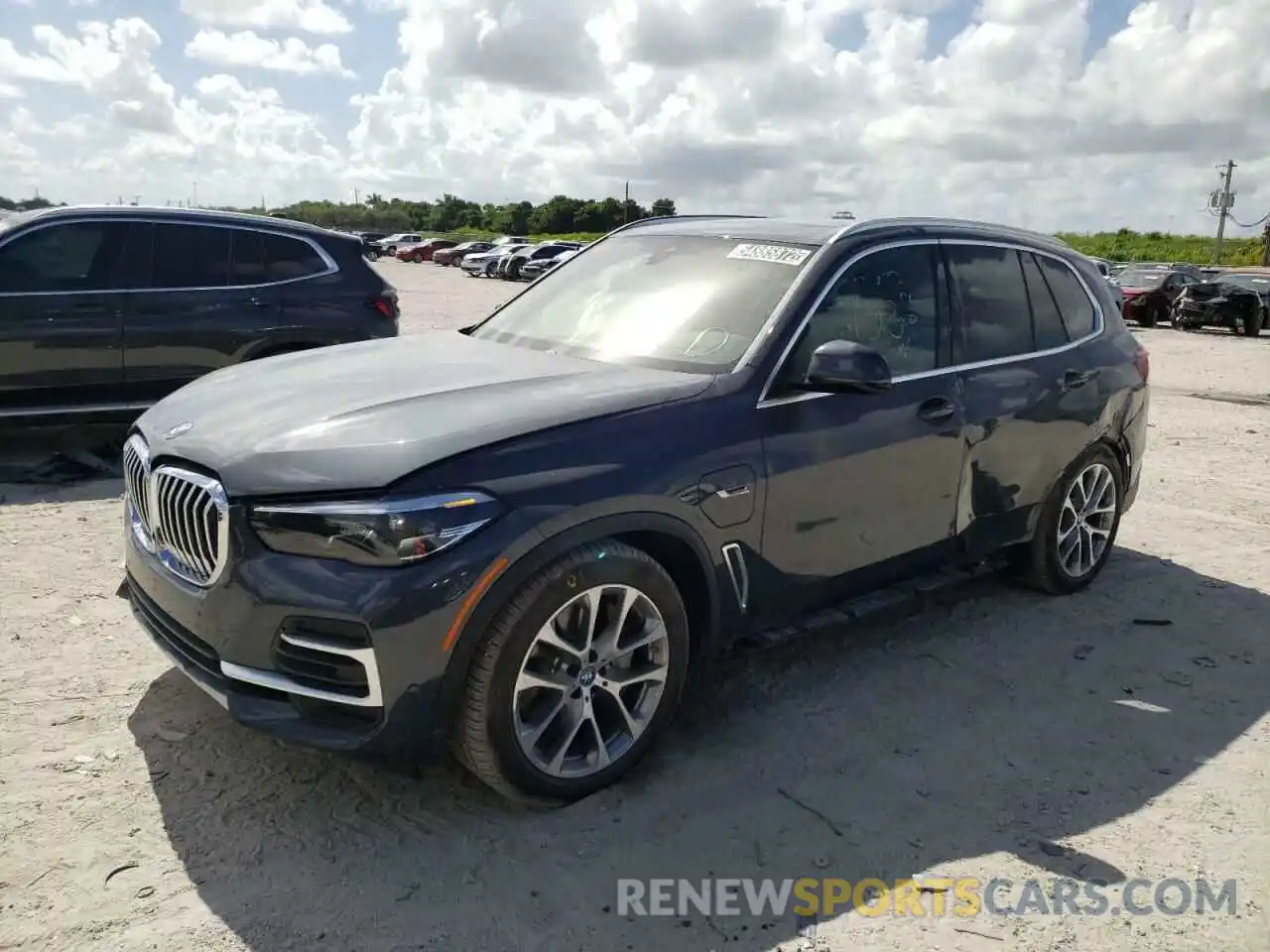 2 Photograph of a damaged car 5UXTA6C00N9M90840 BMW X5 2022