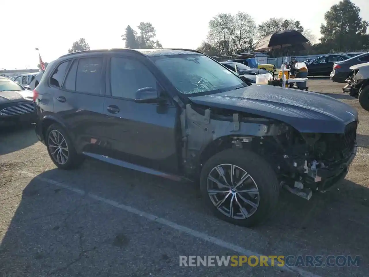 4 Photograph of a damaged car 5UXTA6C03N9L07611 BMW X5 2022