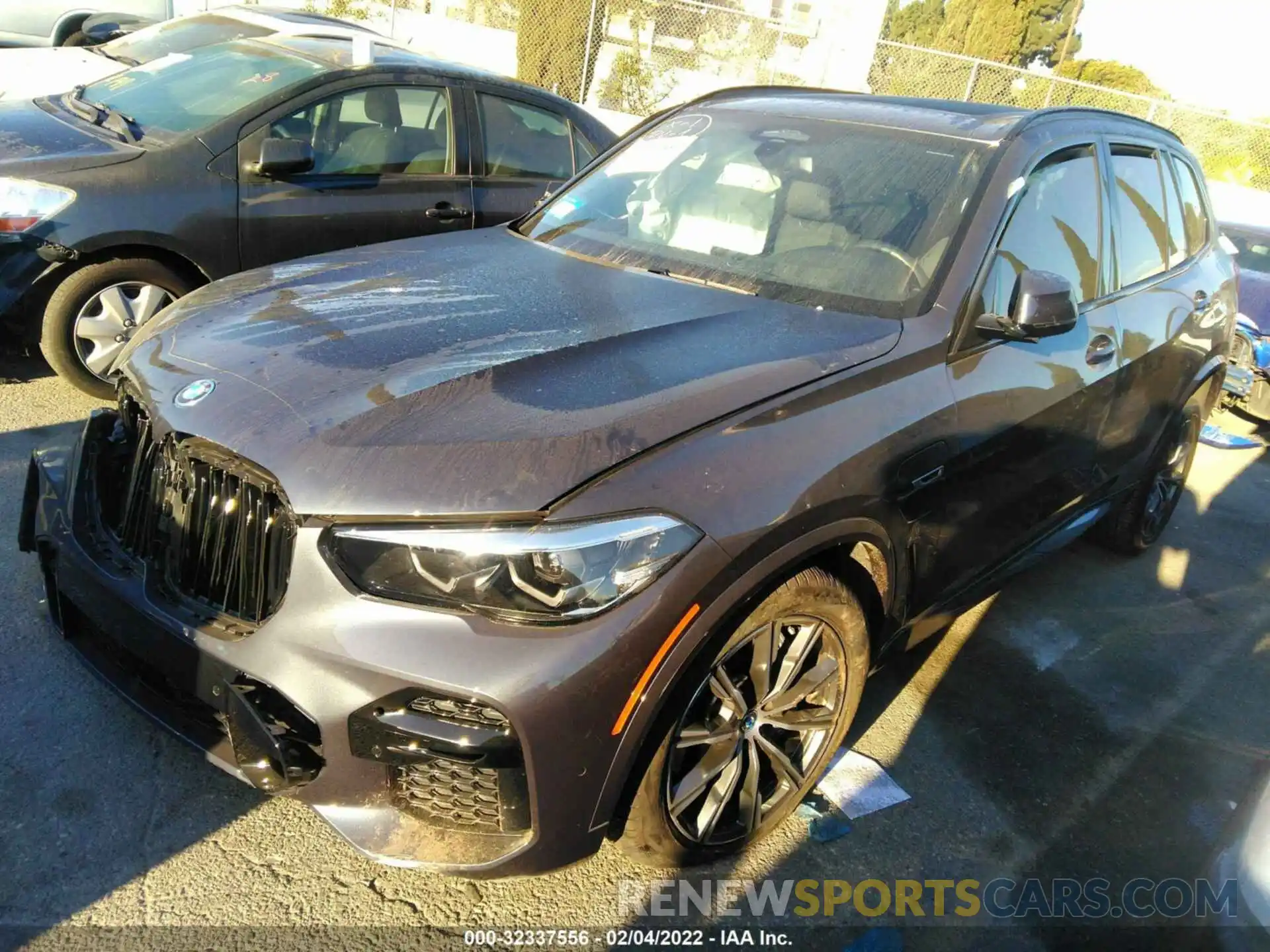 2 Photograph of a damaged car 5UXTA6C04N9J23682 BMW X5 2022