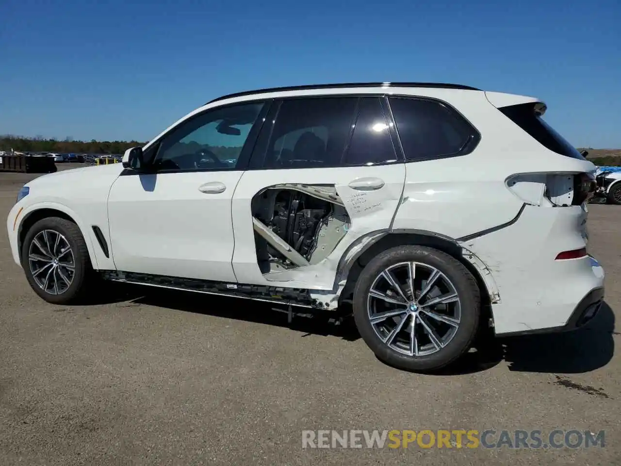 2 Фотография поврежденного автомобиля 5UXCR6C01P9N52175 BMW X5 2023