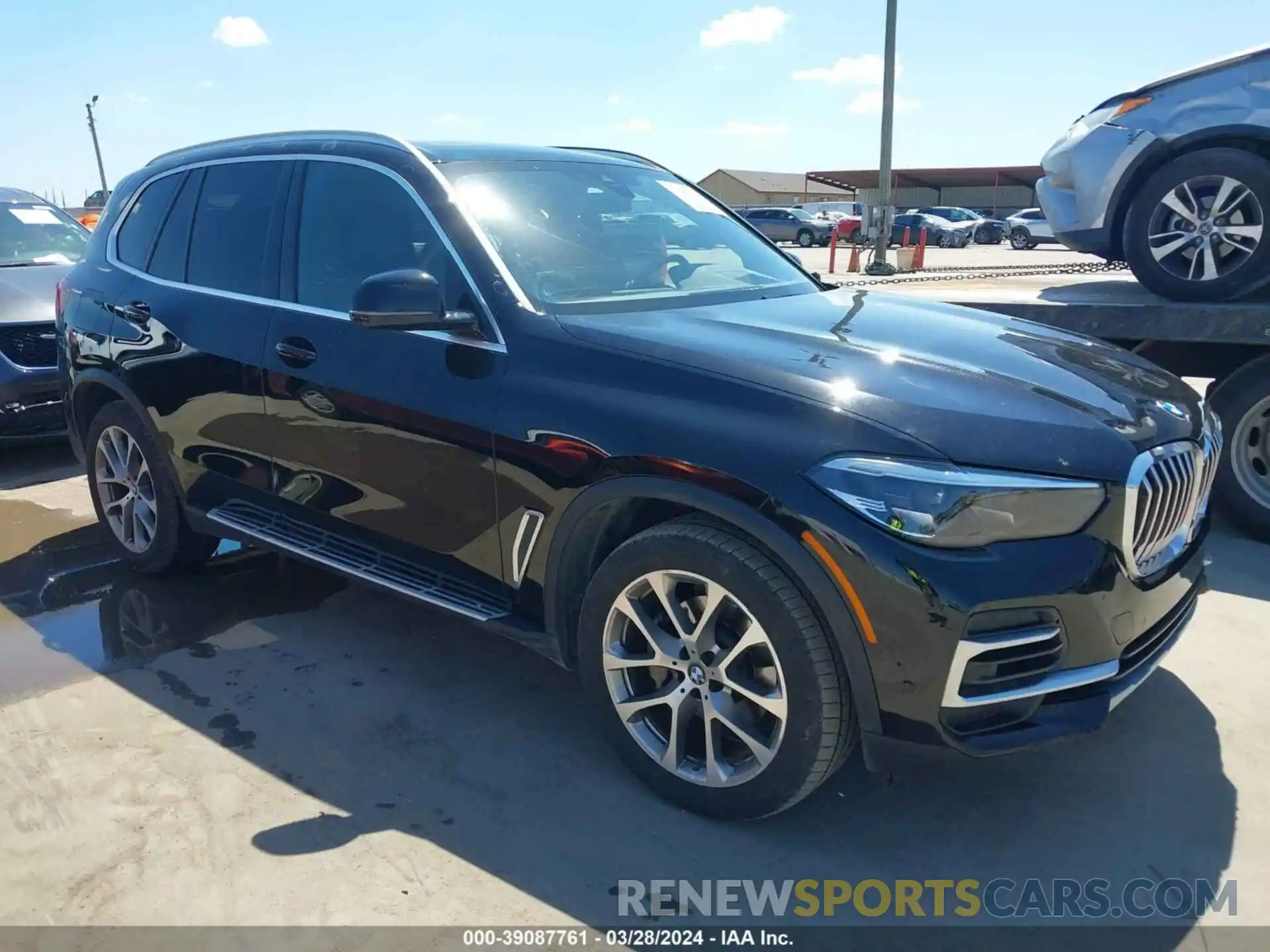 1 Photograph of a damaged car 5UXCR6C01P9P18470 BMW X5 2023