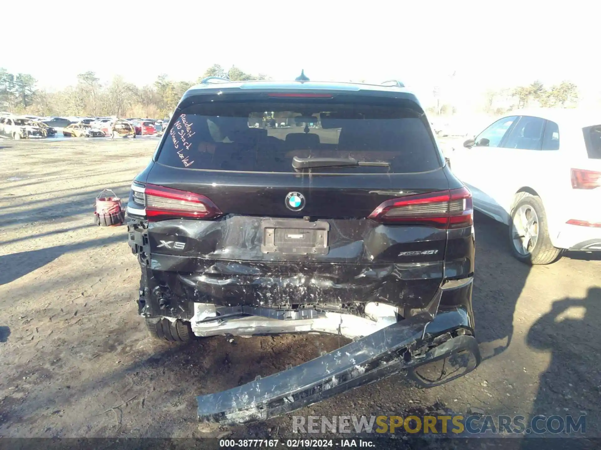 17 Photograph of a damaged car 5UXCR6C05P9R18560 BMW X5 2023