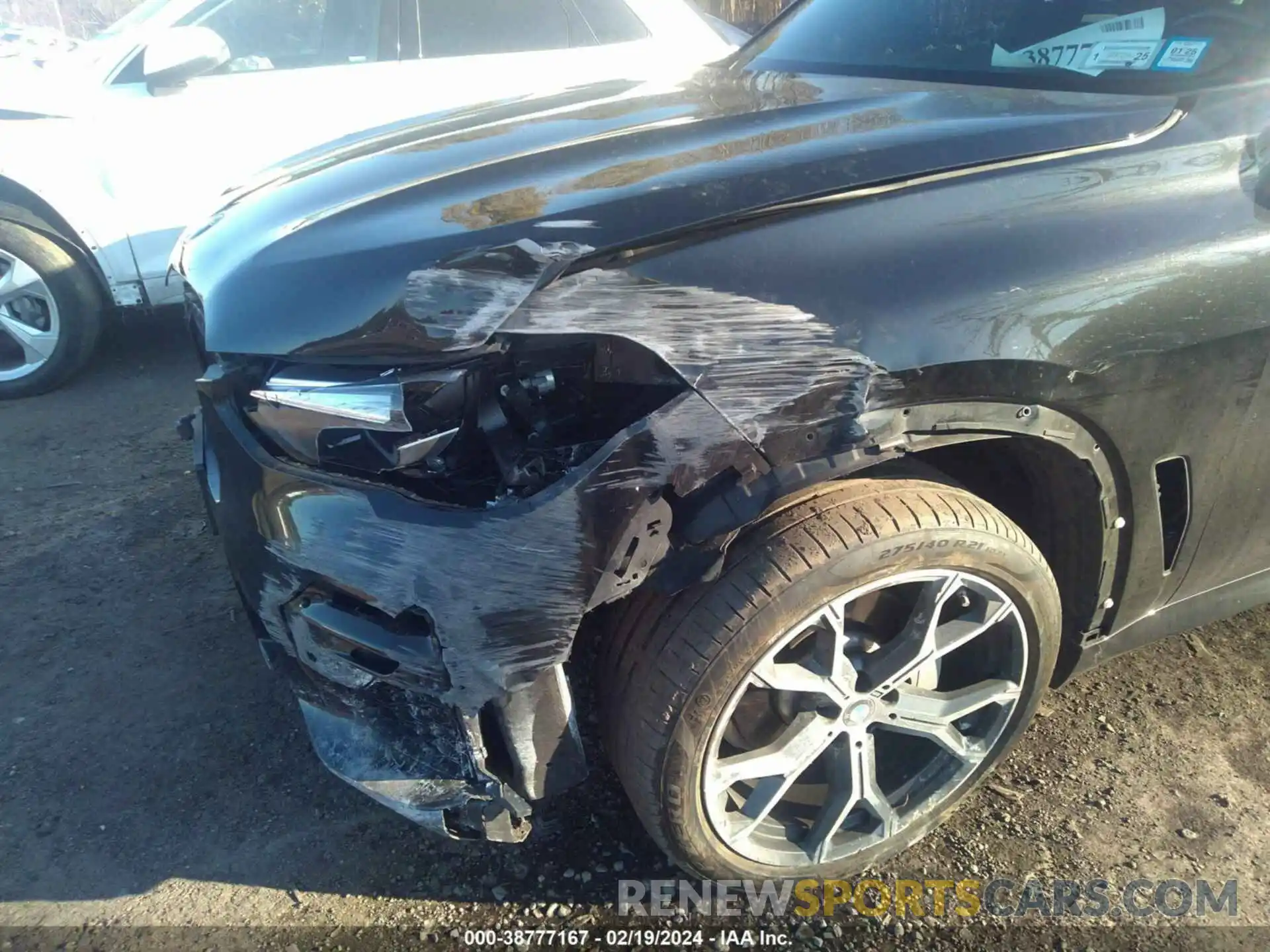 18 Photograph of a damaged car 5UXCR6C05P9R18560 BMW X5 2023