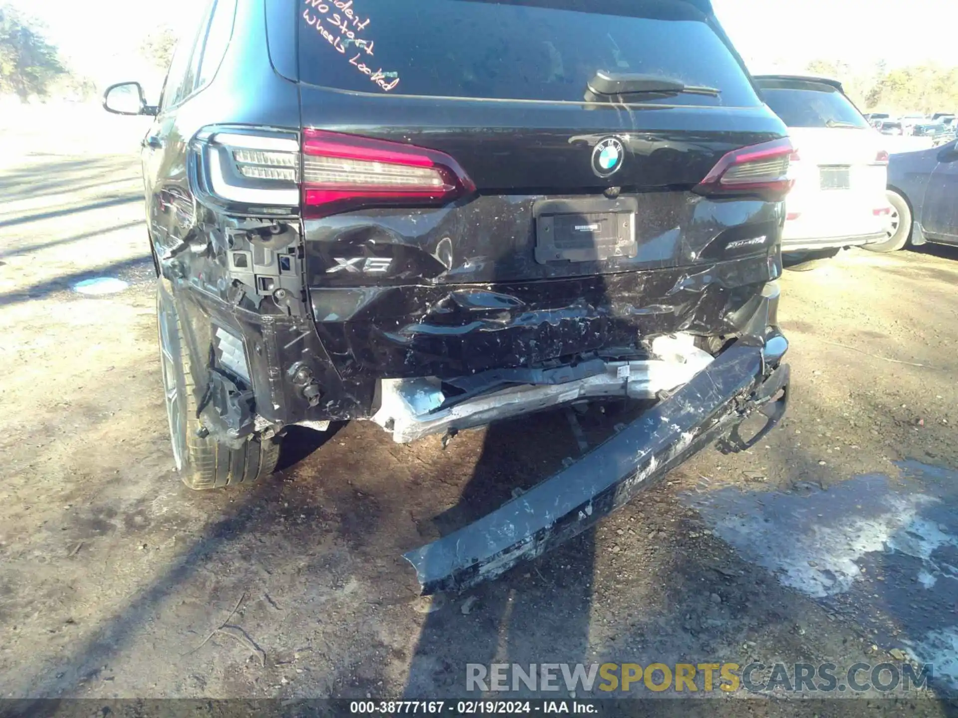 6 Photograph of a damaged car 5UXCR6C05P9R18560 BMW X5 2023