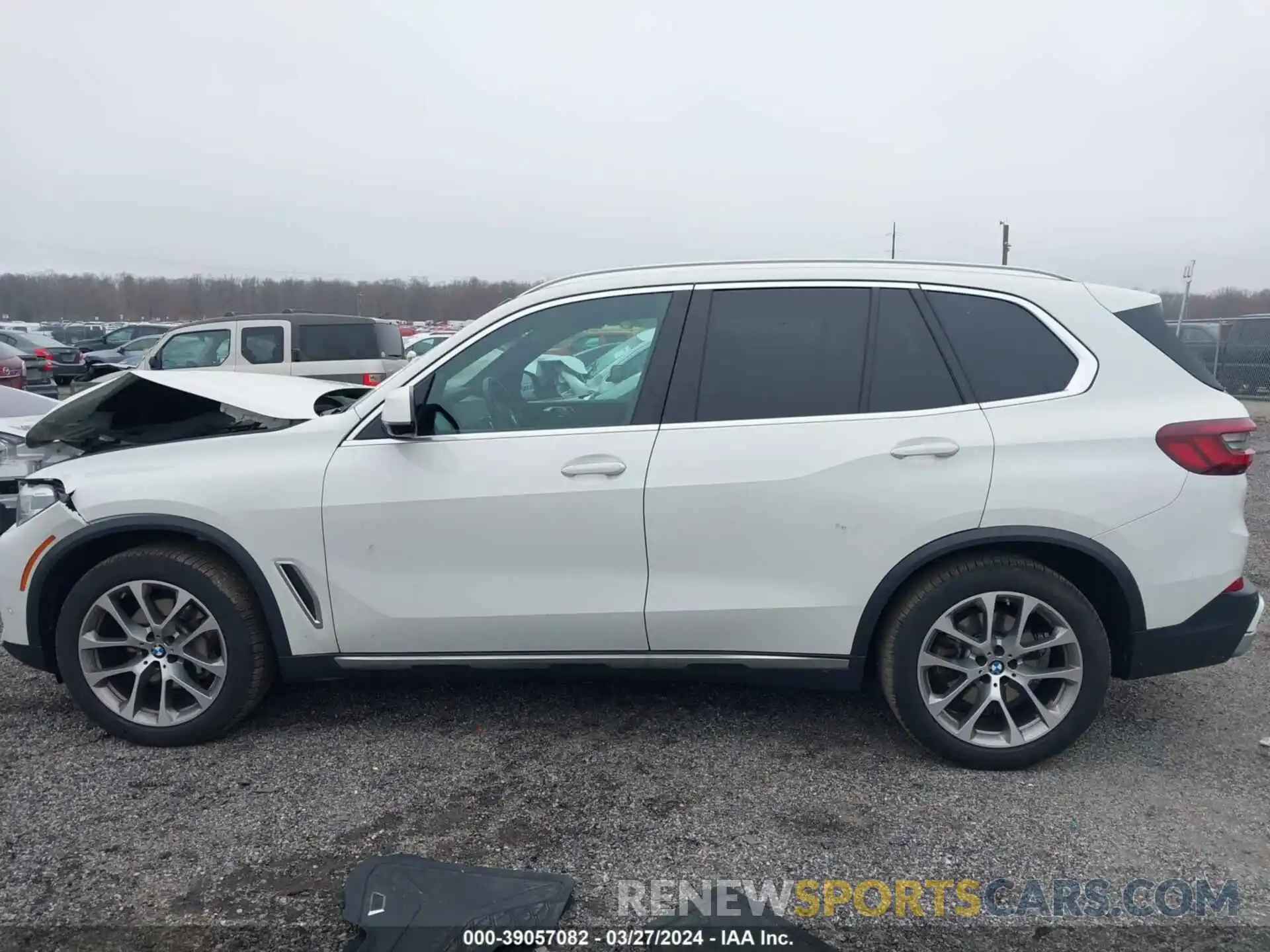 14 Photograph of a damaged car 5UXCR6C07P9P87034 BMW X5 2023