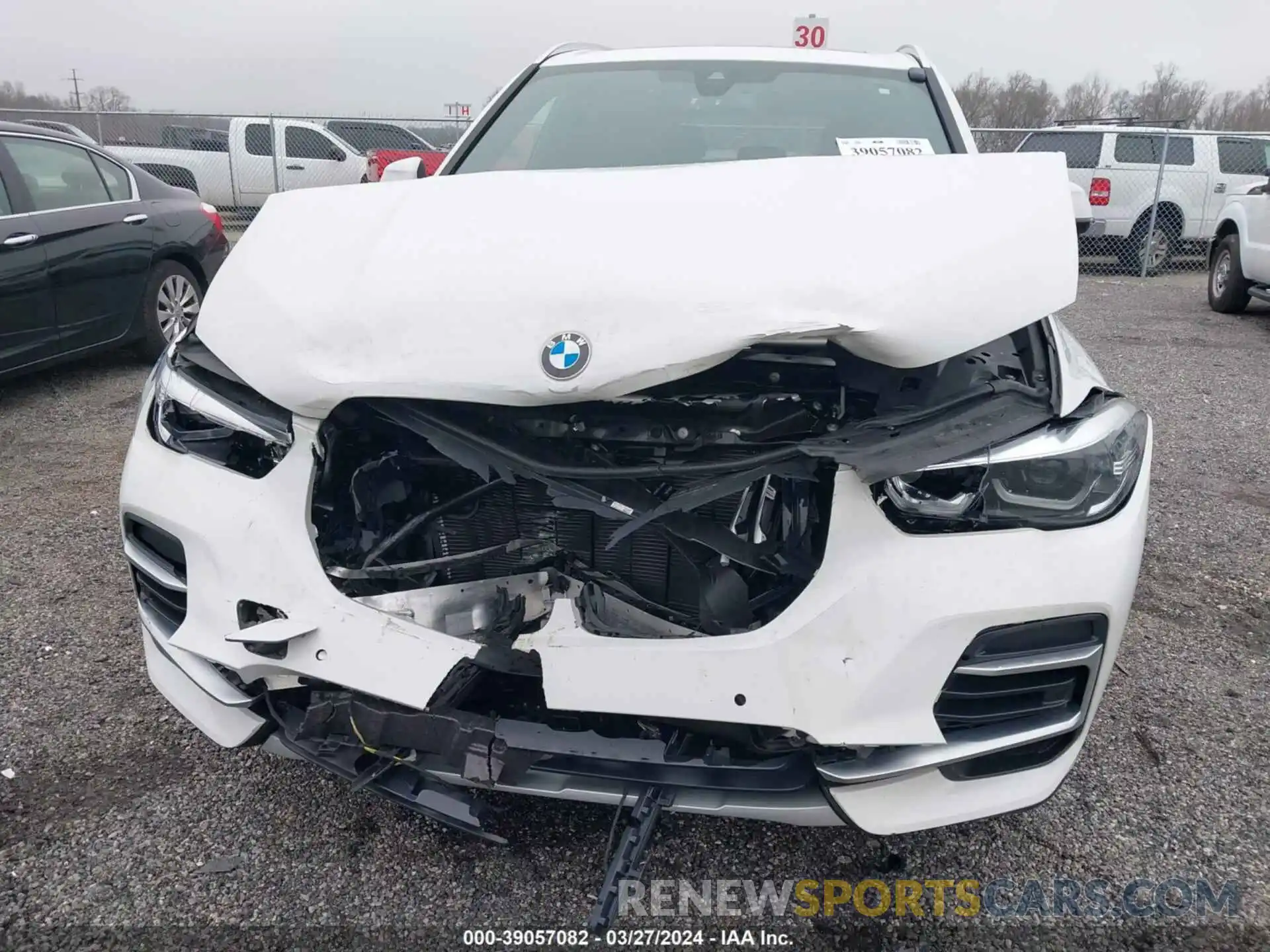 6 Photograph of a damaged car 5UXCR6C07P9P87034 BMW X5 2023