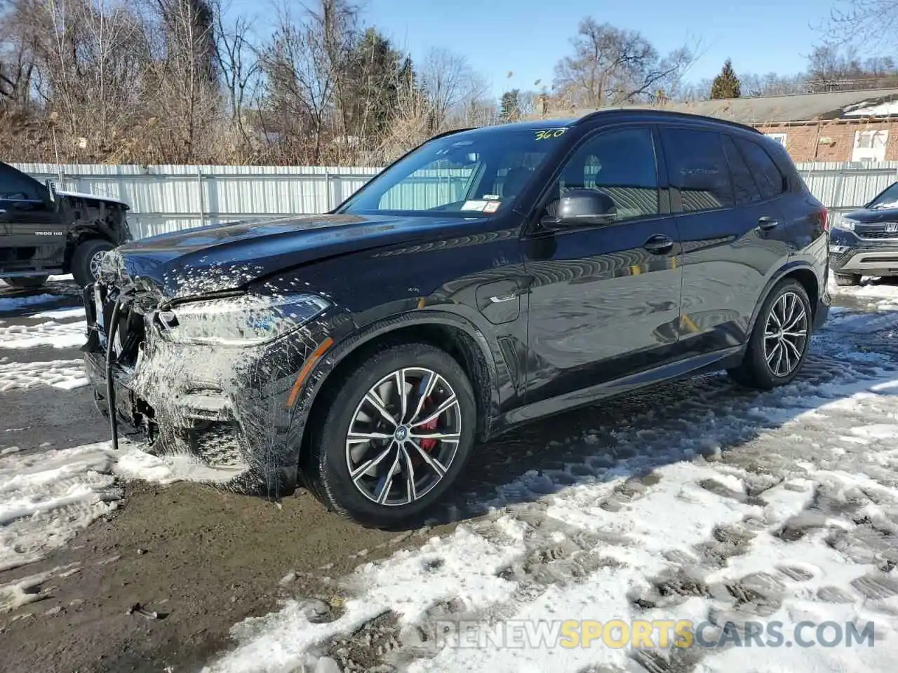 1 Photograph of a damaged car 5UXTA6C05P9P50622 BMW X5 2023