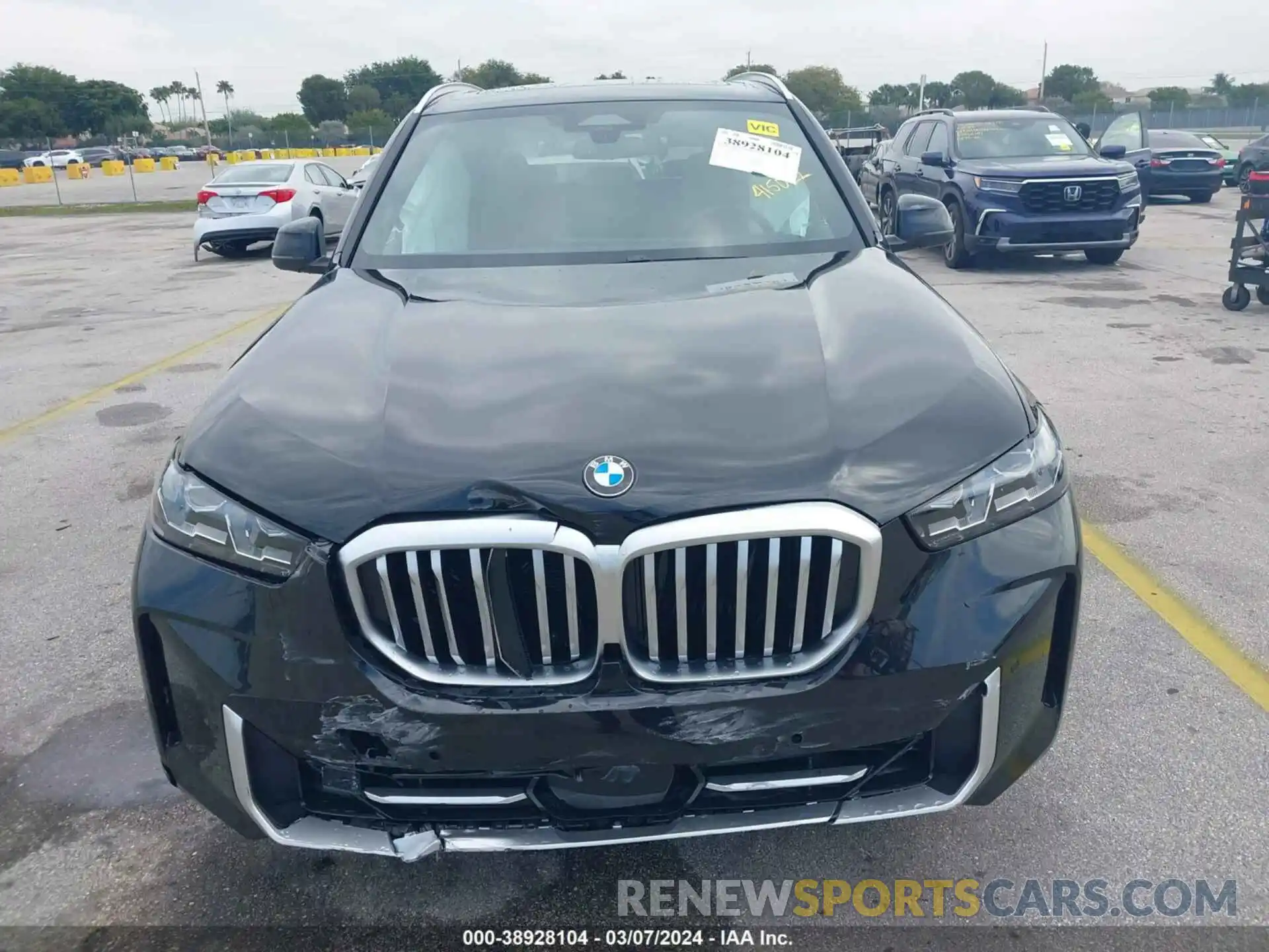 12 Photograph of a damaged car 5UX13EU01R9T95624 BMW X5 2024