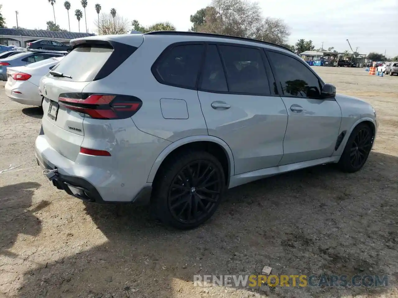 3 Photograph of a damaged car 5UX13EU03R9U08583 BMW X5 2024