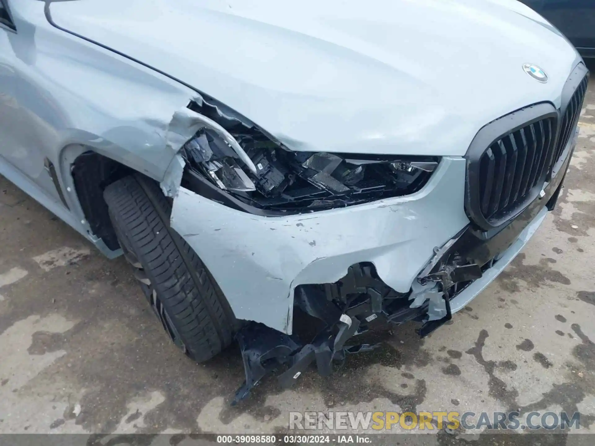 6 Photograph of a damaged car 5UX13EU05R9V18258 BMW X5 2024