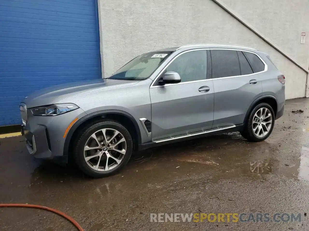 1 Photograph of a damaged car 5UX23EU00R9S15277 BMW X5 2024