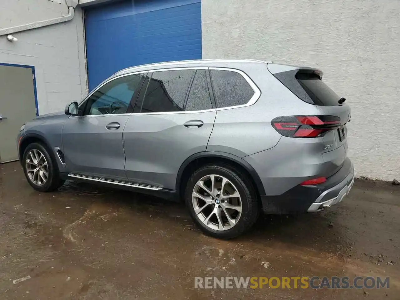 2 Photograph of a damaged car 5UX23EU00R9S15277 BMW X5 2024