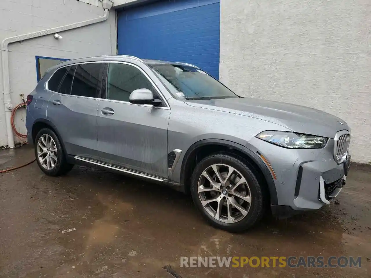 4 Photograph of a damaged car 5UX23EU00R9S15277 BMW X5 2024