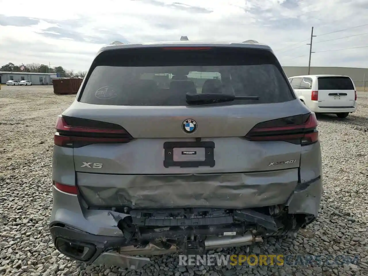 6 Photograph of a damaged car 5UX23EU02R9S89526 BMW X5 2024