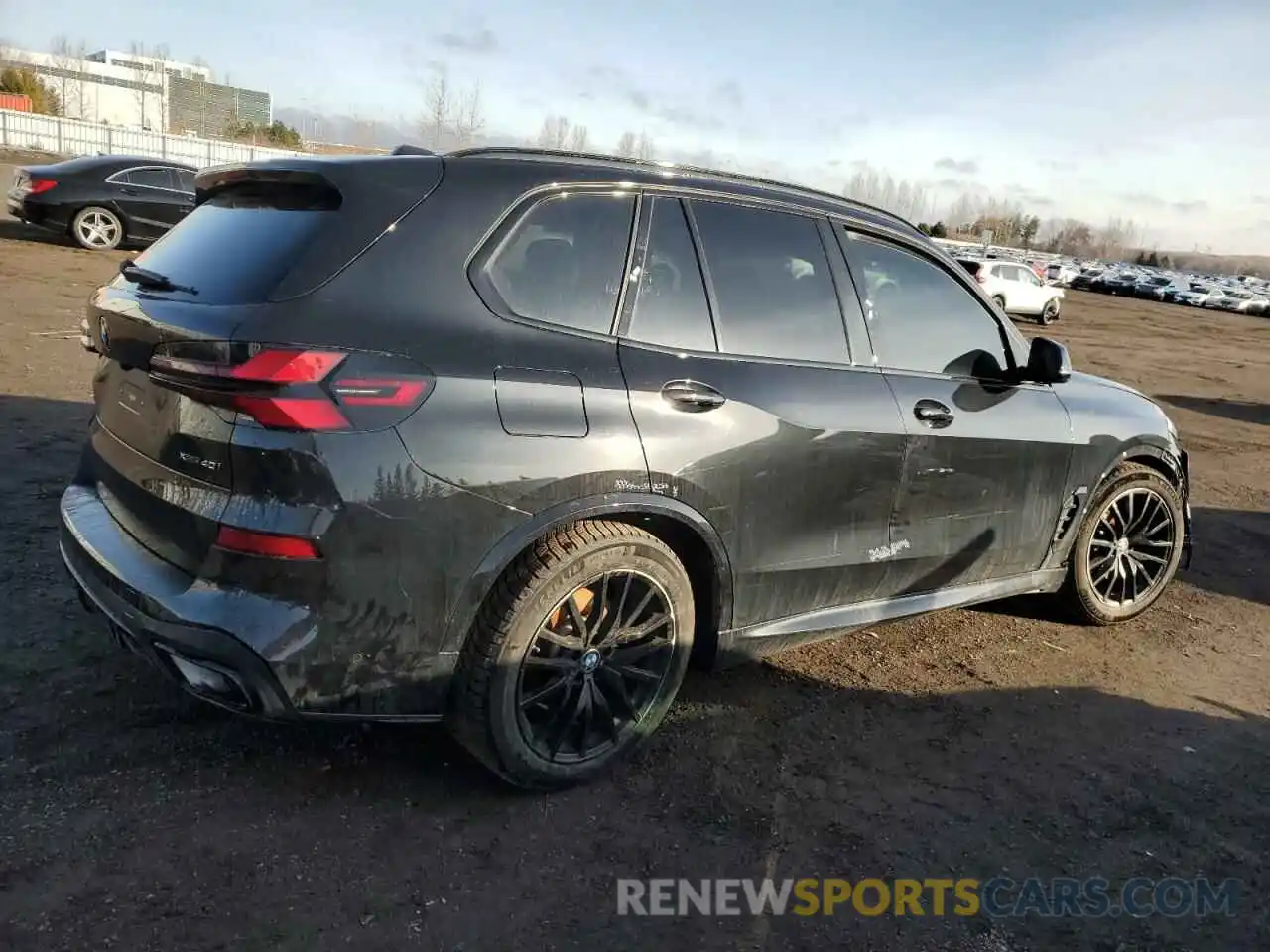 3 Photograph of a damaged car 5UX23EU03R9T19326 BMW X5 2024