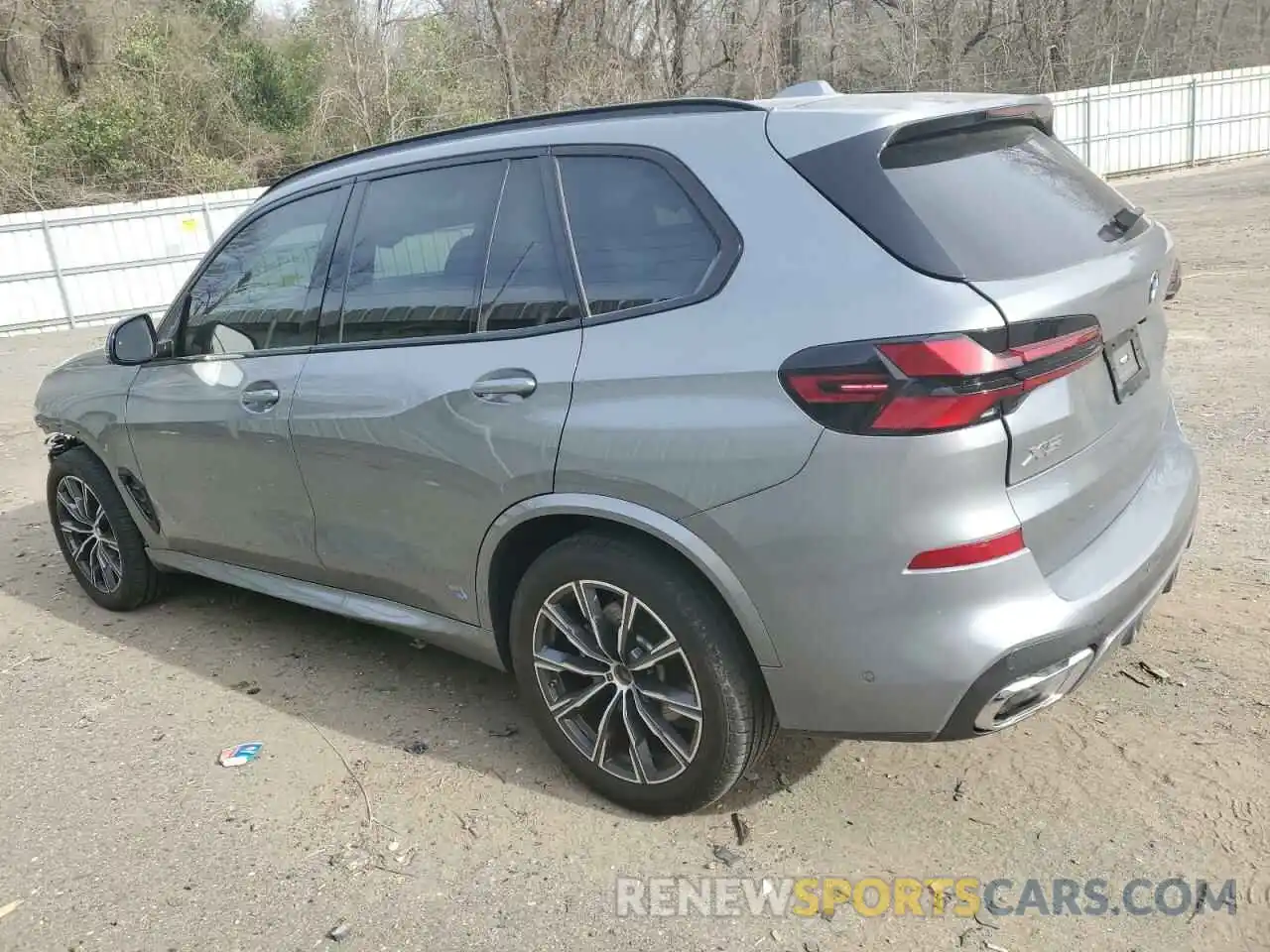 2 Photograph of a damaged car 5UX23EU0XR9S32149 BMW X5 2024