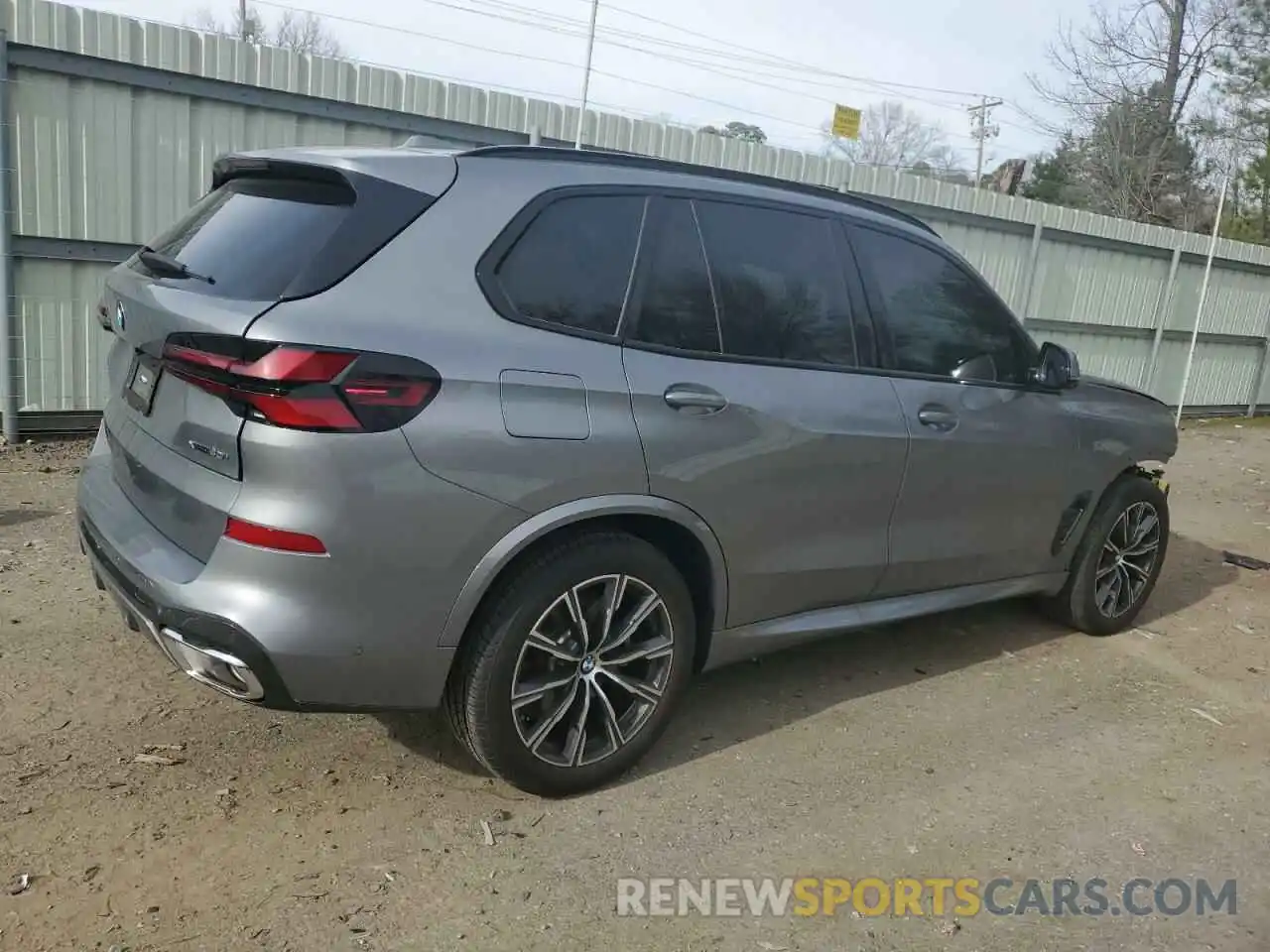 3 Photograph of a damaged car 5UX23EU0XR9S32149 BMW X5 2024