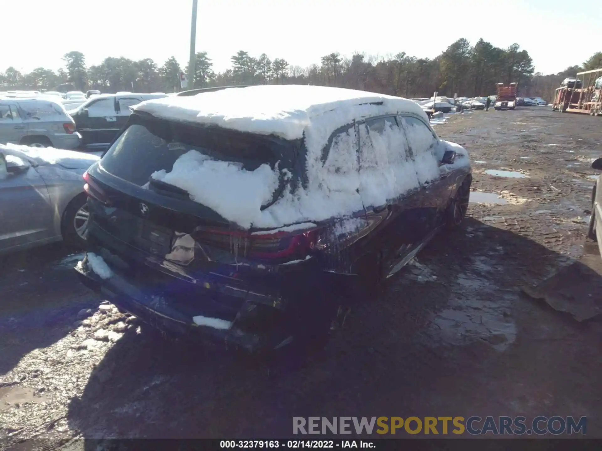 4 Photograph of a damaged car 5YMJU0C0XN9J90744 BMW X5 M 2022