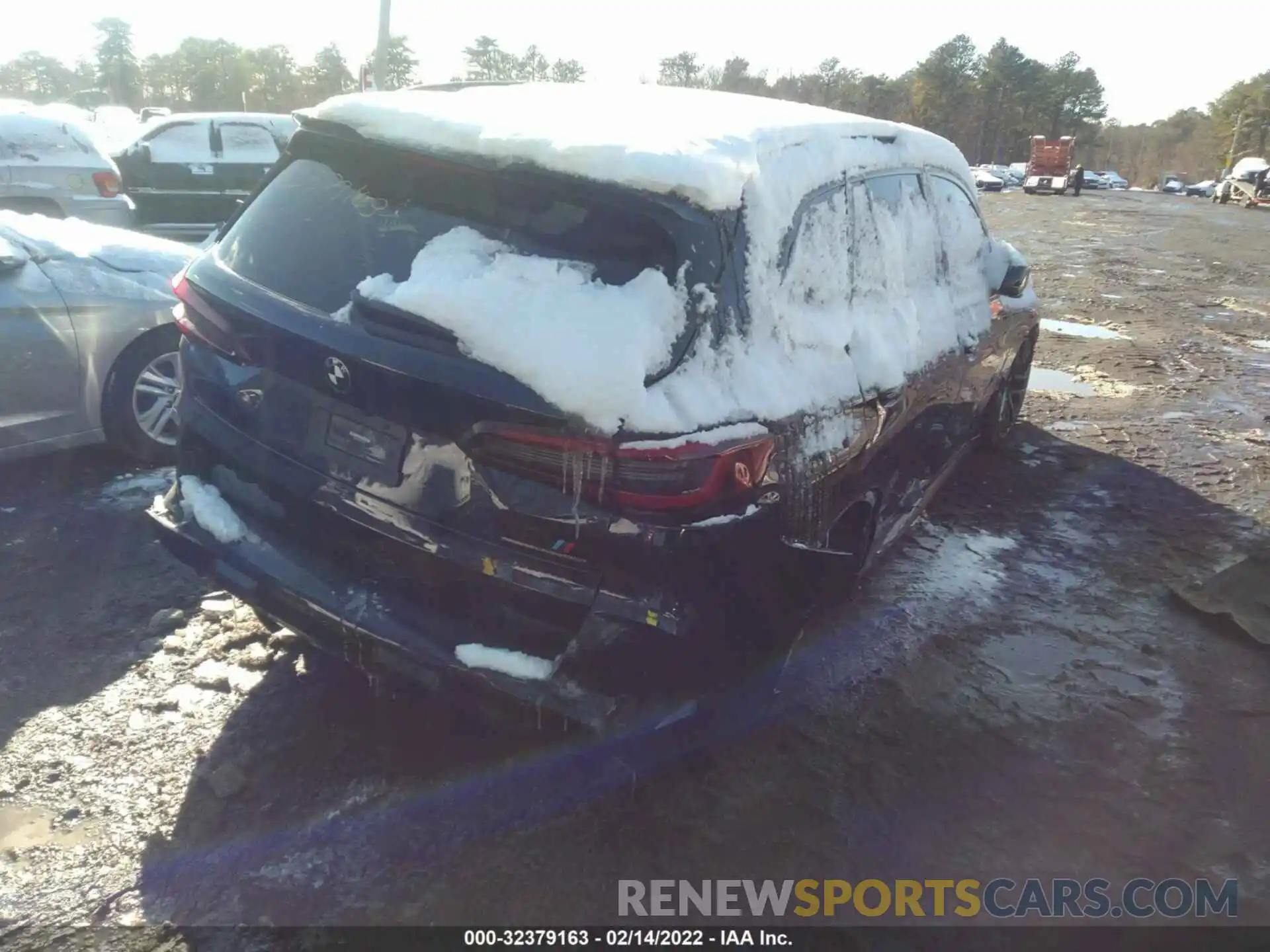 6 Photograph of a damaged car 5YMJU0C0XN9J90744 BMW X5 M 2022