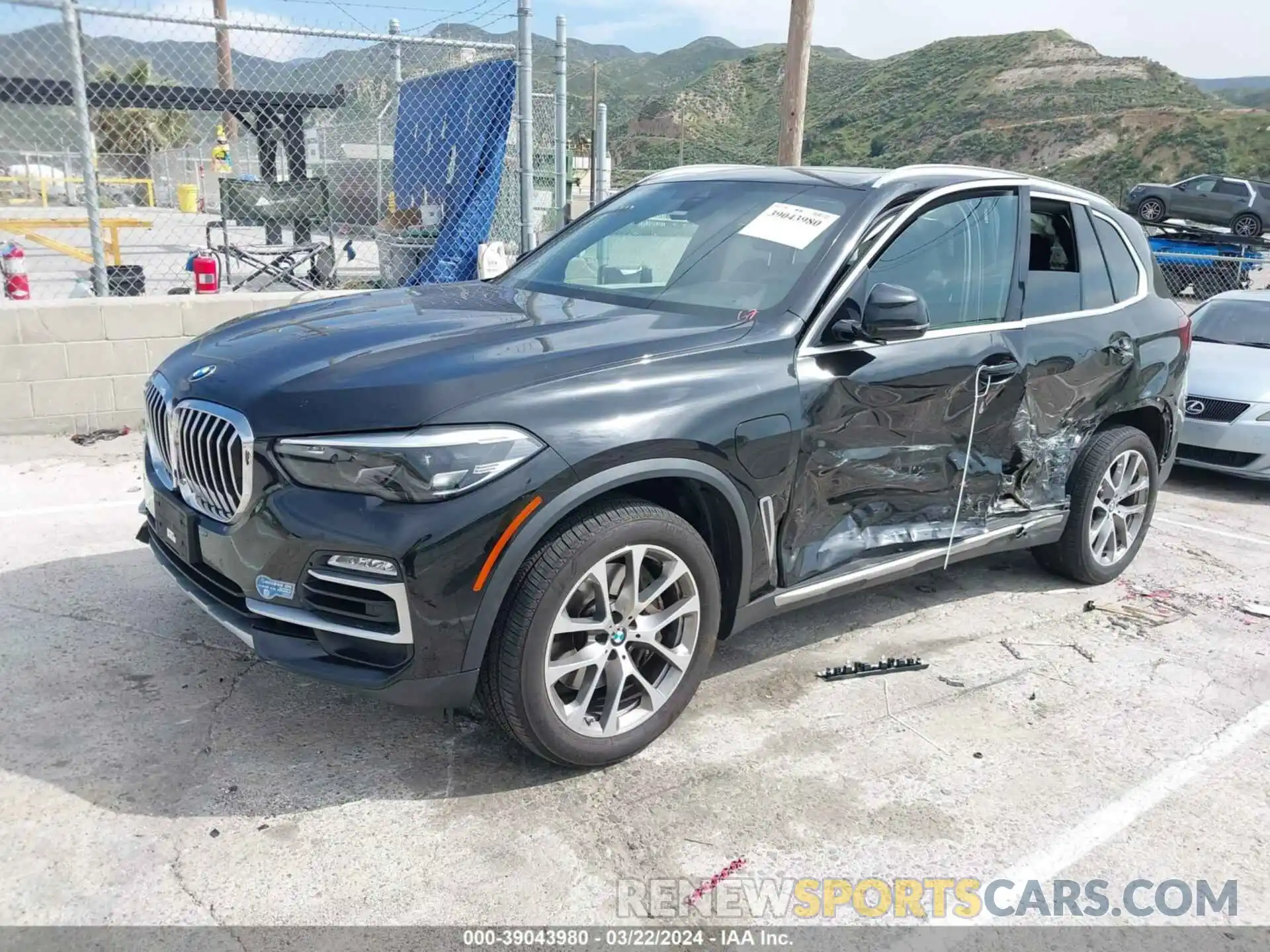 2 Photograph of a damaged car 5UXTA6C05M9D30096 BMW X5 PHEV 2021