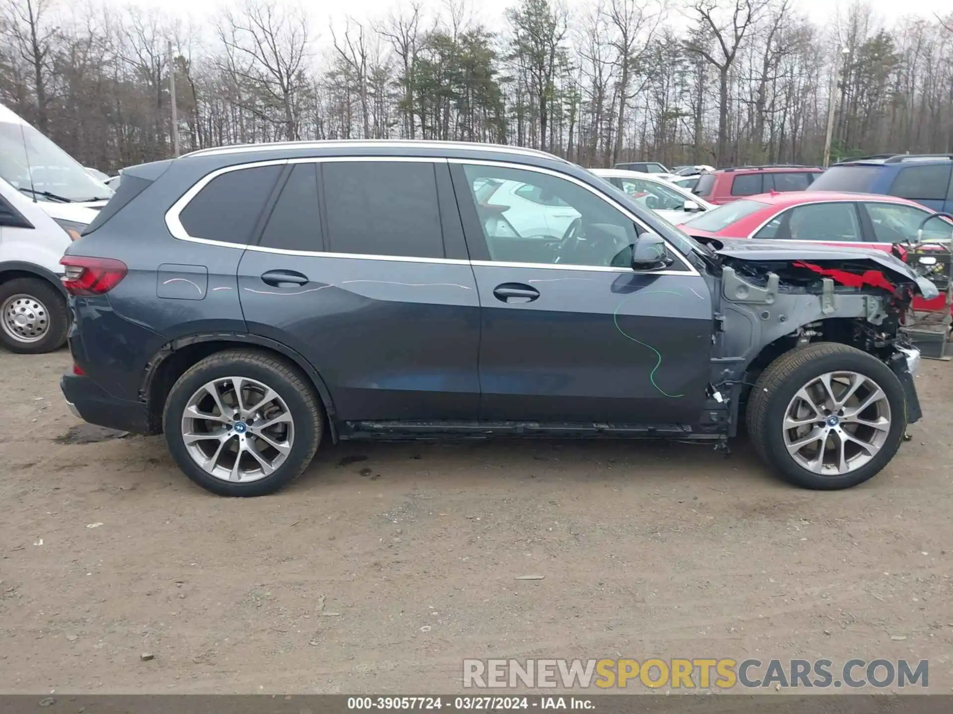 13 Photograph of a damaged car 5UXTA6C09N9J38453 BMW X5 PHEV 2022