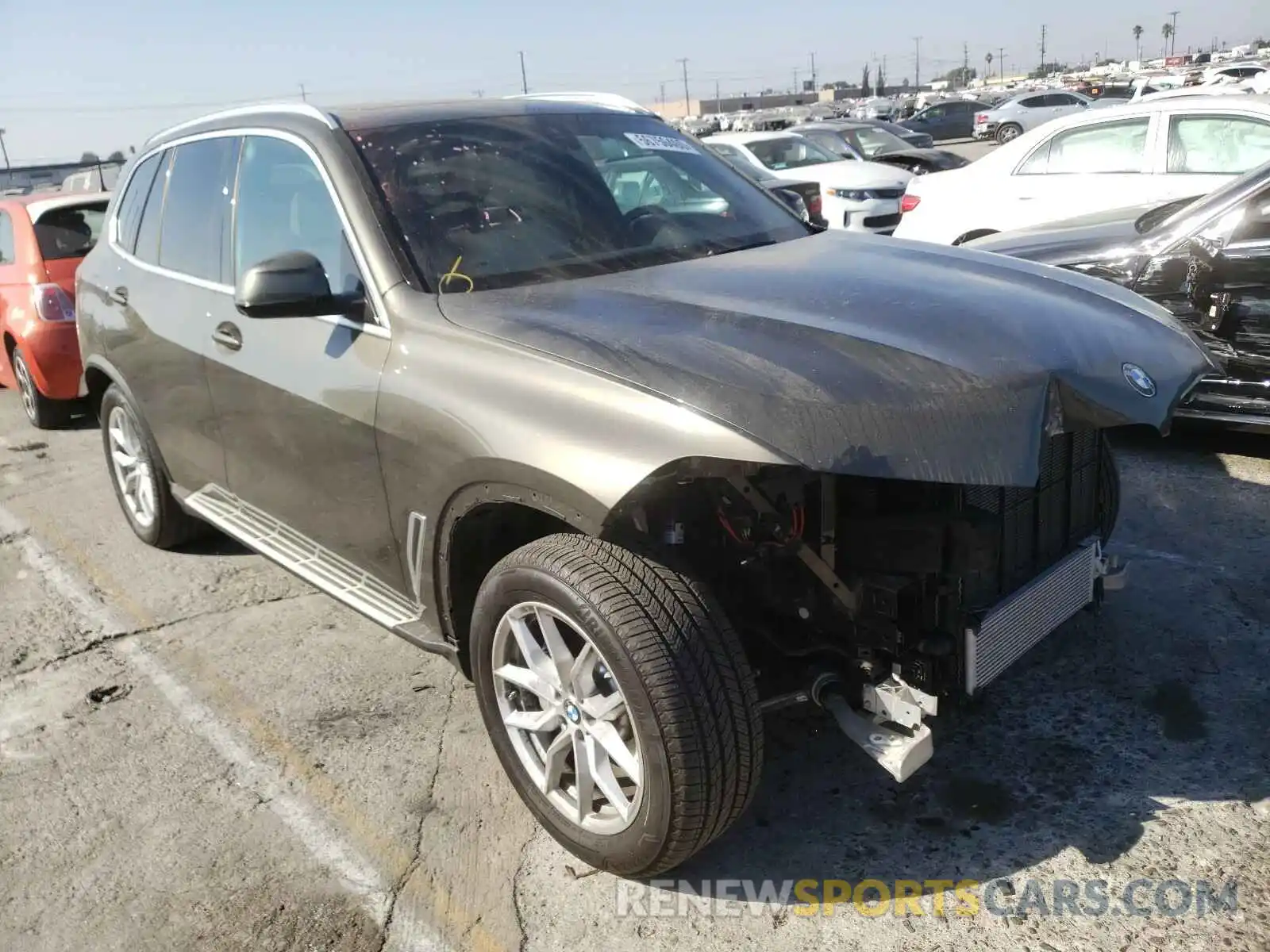 1 Photograph of a damaged car 5UXCR4C04LLT18694 BMW X5 SDRIVE 2020