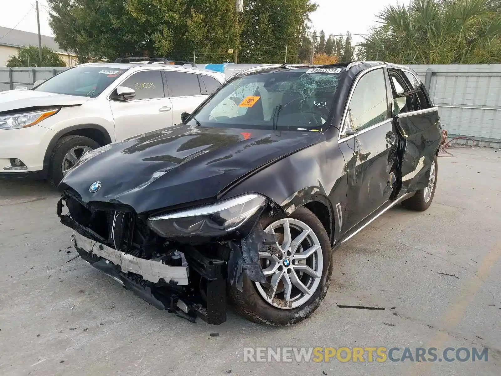 2 Photograph of a damaged car 5UXCR6C51KLL08517 BMW X5 XDRIVE4 2019