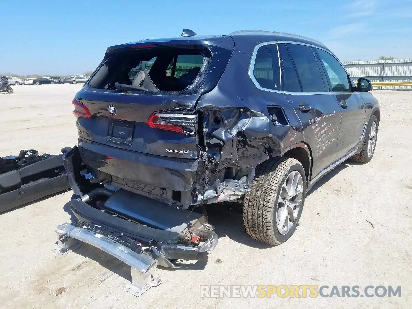 4 Photograph of a damaged car 5UXCR6C52KLK79724 BMW X5 XDRIVE4 2019