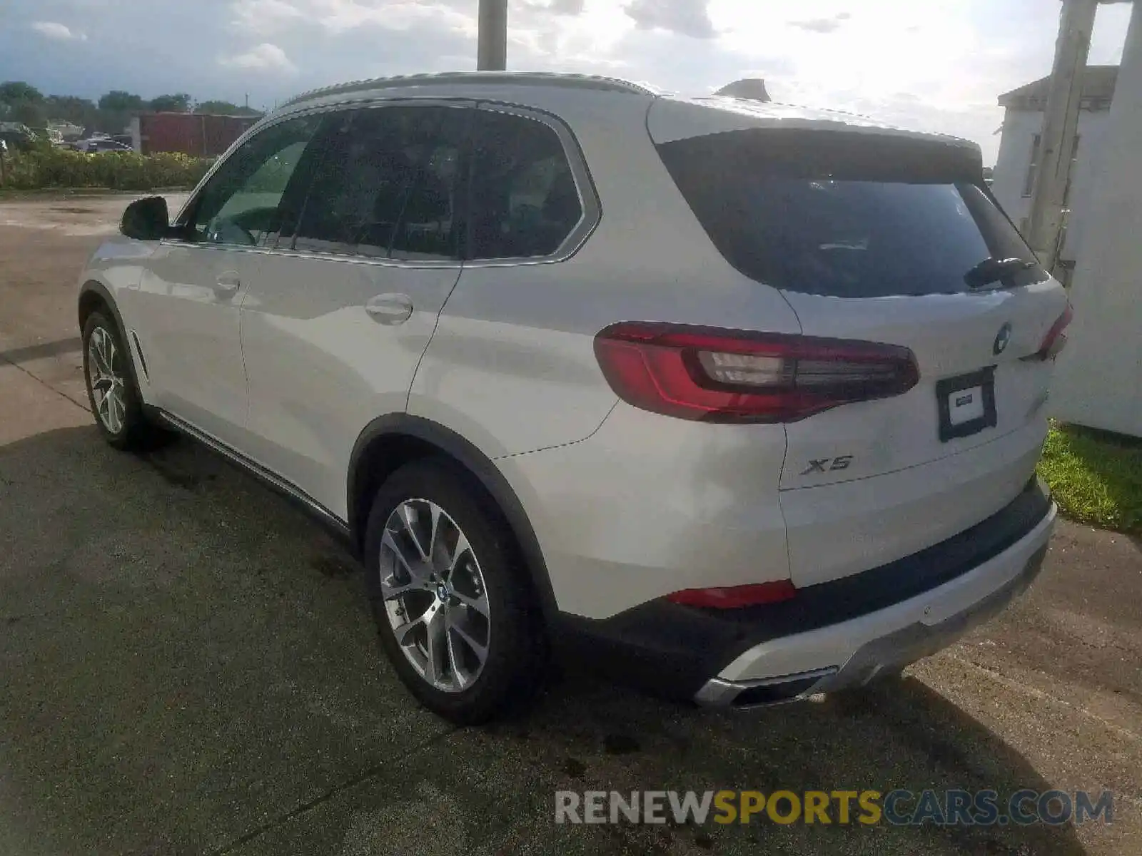 3 Photograph of a damaged car 5UXCR6C53KLL05361 BMW X5 XDRIVE4 2019