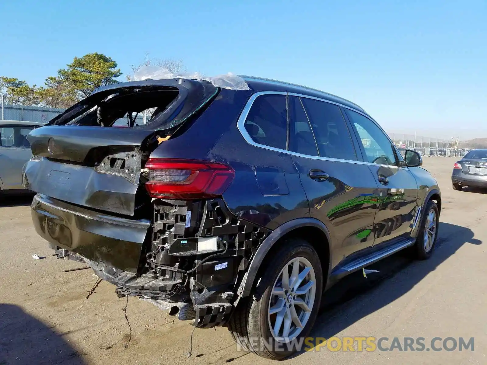 4 Photograph of a damaged car 5UXCR6C54KLL21746 BMW X5 XDRIVE4 2019