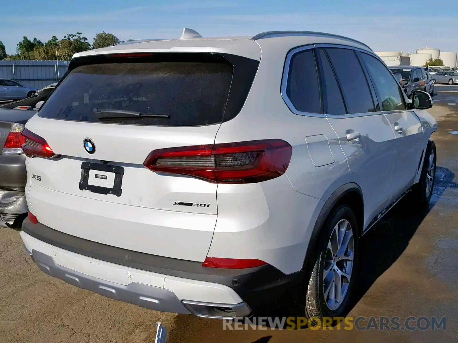 4 Photograph of a damaged car 5UXCR6C56KLL03703 BMW X5 XDRIVE4 2019