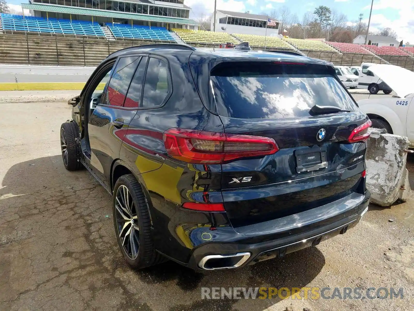 3 Photograph of a damaged car 5UXCR6C5XKLK86288 BMW X5 XDRIVE4 2019